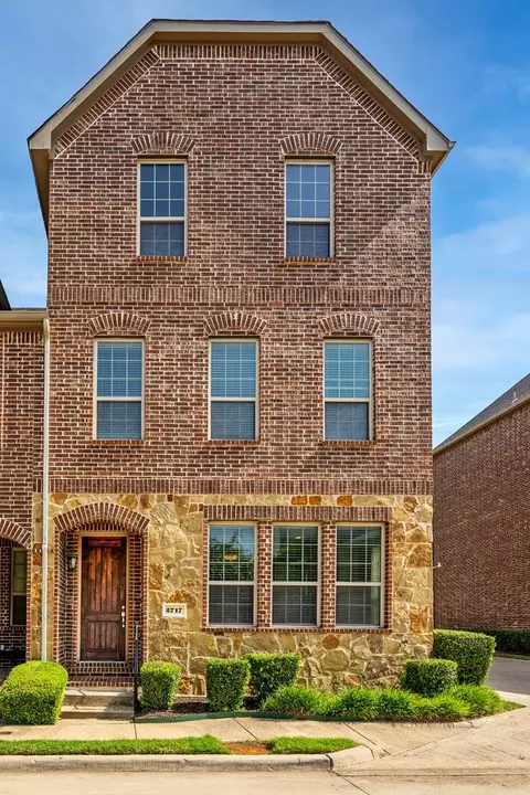 2717 Troutt Dr, Carrollton, TX 75010