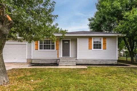 315 Blossom Dr, Duncanville, TX 75137