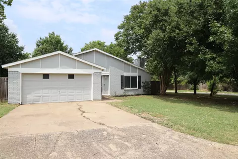 401 Royal Field Dr, Arlington, TX 76011