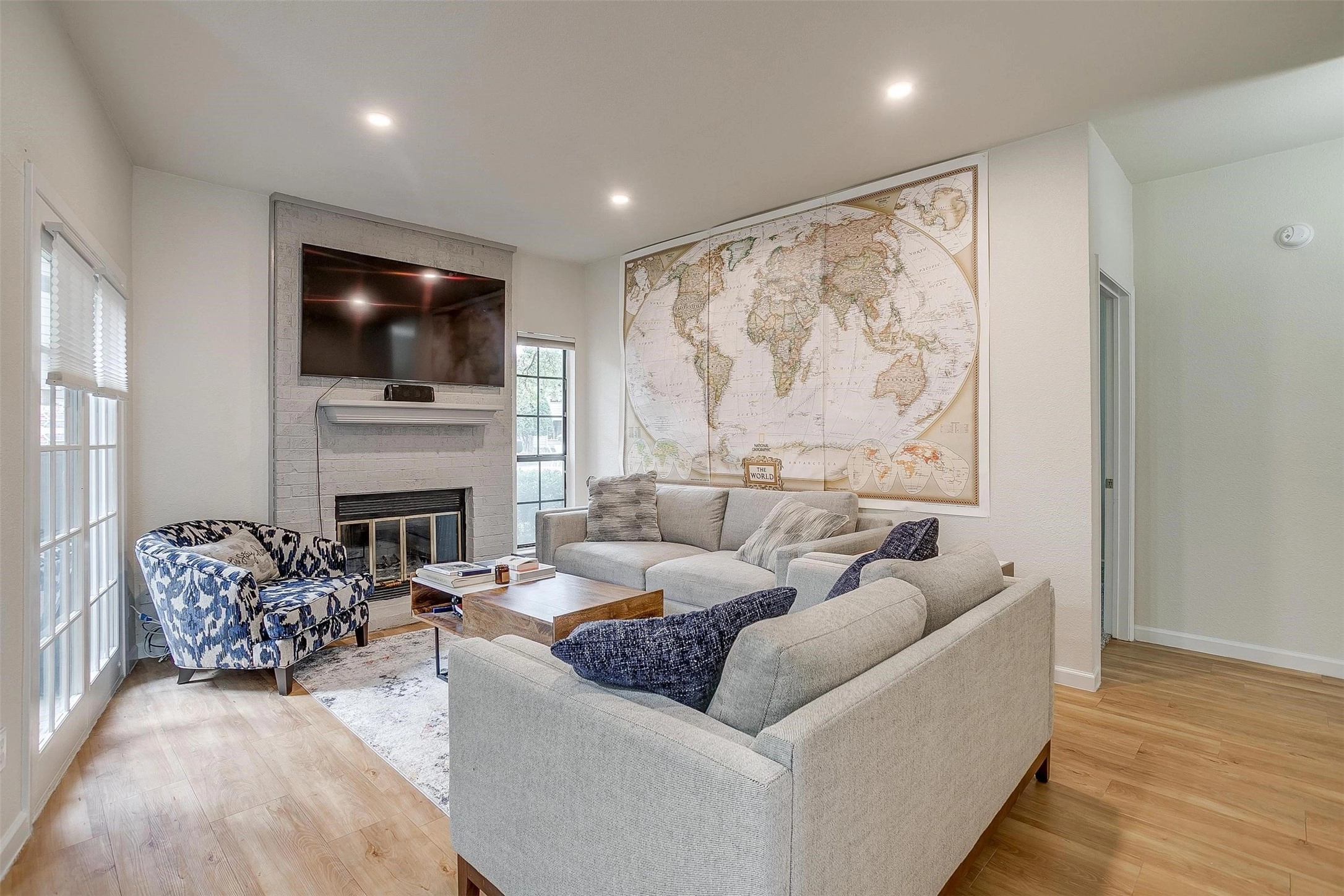 1104 Riverchase Ln Unit 104  