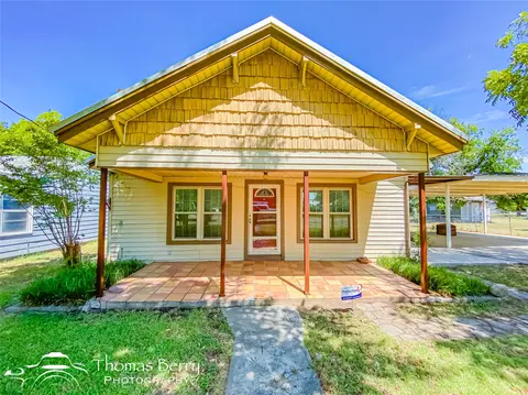 533 Poplar St, Baird, TX 79504