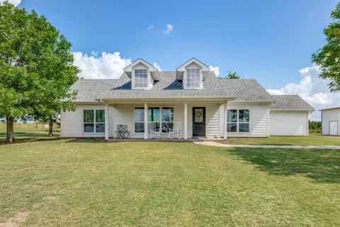 180 Quail Run Ct, Decatur, TX 76234