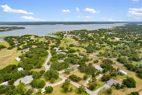3011 Shady Oaks Dr, Brownwood, TX 76801