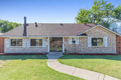 2824 Live Oak Dr, Mesquite, TX 75150