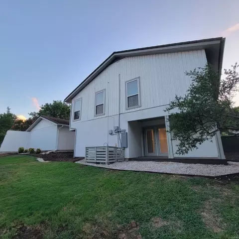 3112 Hidalgo St, Irving, TX 75062
