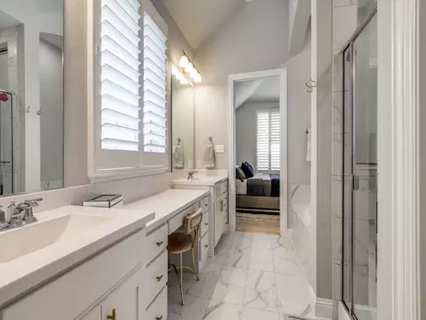 Bath - 1540 Jocelyn Dr, Haslet, TX 76052 photo 2 of 3