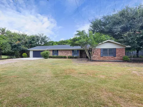 146 River Rd, Decatur, TX 76234