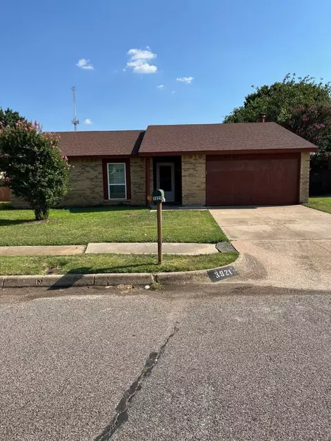 3921 Horizon Pl, Fort Worth, TX 76133