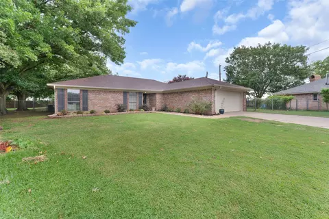 100 Hollie Cir, Sulphur Springs, TX 75482