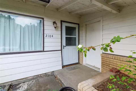 2104 Cloverdale St, Arlington, TX 76010