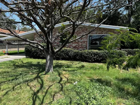 503 E Grand Ave, Comanche, TX 76442