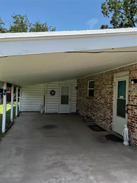 503 E Grand Ave, Comanche, TX 76442 photo 2