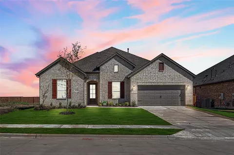 938 Pine St, Lavon, TX 75166