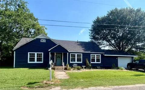 233 Elm St, Wills Point, TX 75169