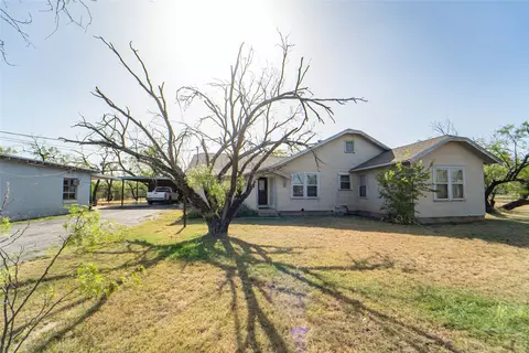 123 Sunset Blvd, Breckenridge, TX 76424