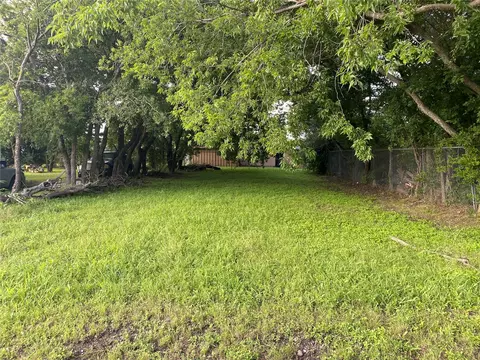 Fairview Avenue, Waxahachie, TX 75165