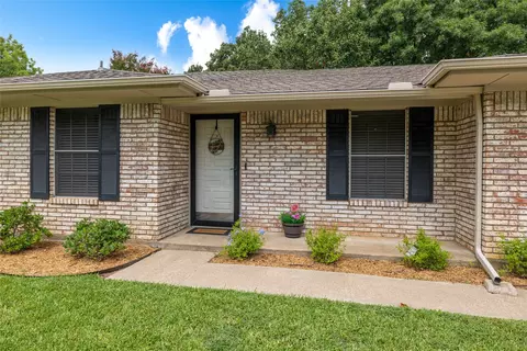 1813 Chaparral Ct, Grapevine, TX 76051