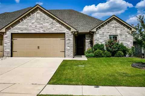 521 Landry Ct, Granbury, TX 76049