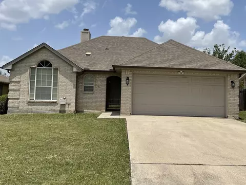 5637 Maceo Ln, Fort Worth, TX 76112