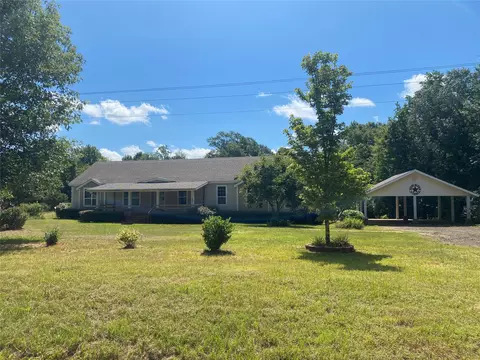 890 N Clark St, San Augustine, TX 75972