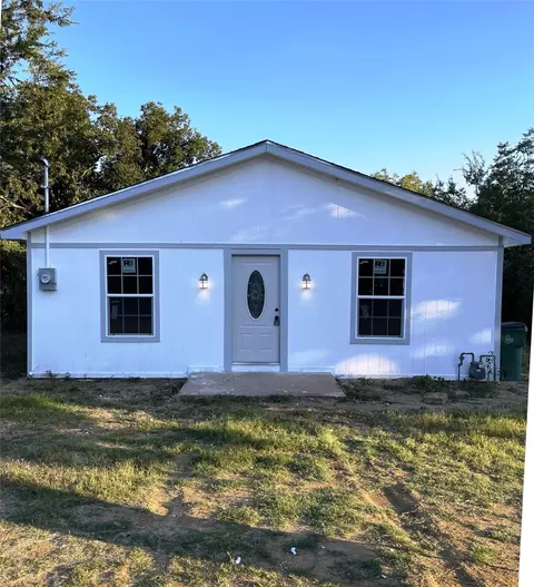 621 W Pine St, Jacksboro, TX 76458