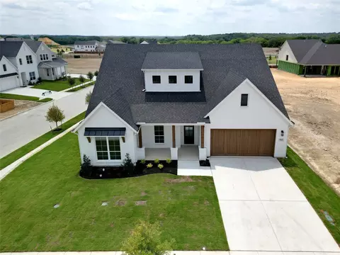713 Blackbird Dr, Aledo, TX 76008
