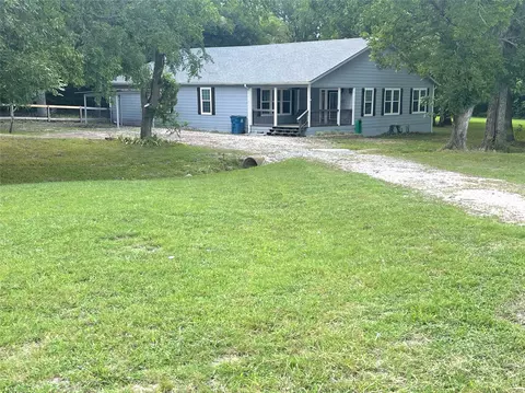 121 Whispering Oaks St, Tom Bean, TX 75491
