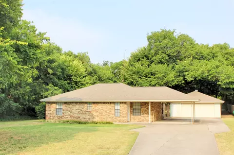 1204 S State St, Decatur, TX 76234