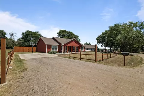 344 County Road 4905, Trenton, TX 75490