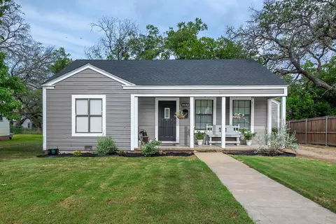 606 Poplar Dr, Brady, TX 76825