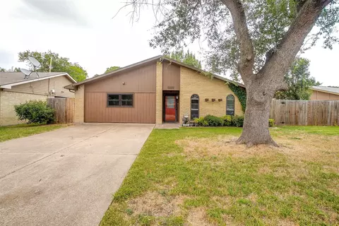 3110 Edelweiss Dr, Grand Prairie, TX 75052