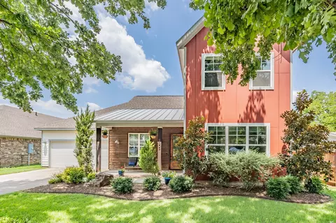 1300 Worthington St, Grapevine, TX 76051