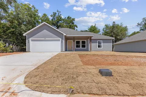 709 Robbins St, Cleburne, TX 76031
