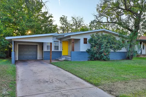 825 Woodlawn Dr, Abilene, TX 79603