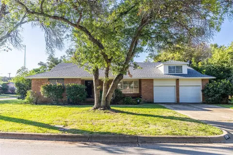 2701 Larkin Ave, Fort Worth, TX 76133