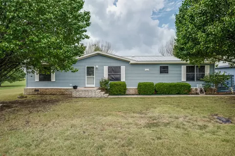 1007 Spring Flower Dr, Krum, TX 76249