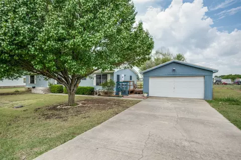 1007 Spring Flower Dr, Krum, TX 76249 photo 2
