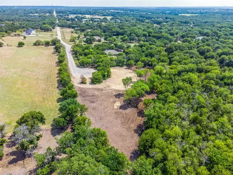 6050 Pecan Meadow Dr, Fort Worth, TX 76140