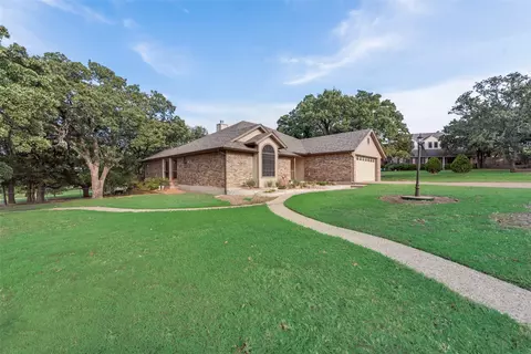 601 Willow Bend St, Cleburne, TX 76031