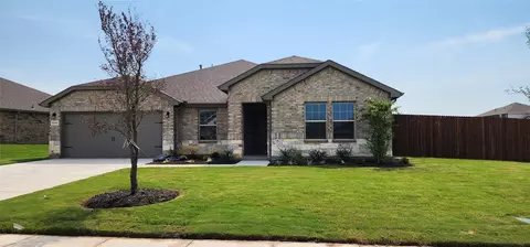 1242 Greenfield Dr, Cedar Hill, TX 75104