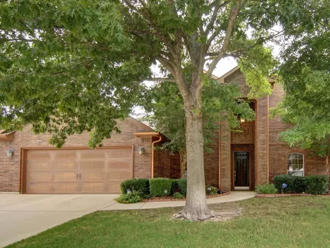 1621 Silverstone Dr, Weatherford, TX 76087