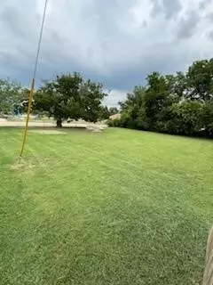 111 E Mildred Ln, Benbrook, TX 76126