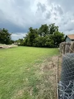 111 E Mildred Ln, Benbrook, TX 76126 photo 5
