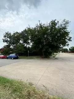 111 E Mildred Ln, Benbrook, TX 76126 photo 7
