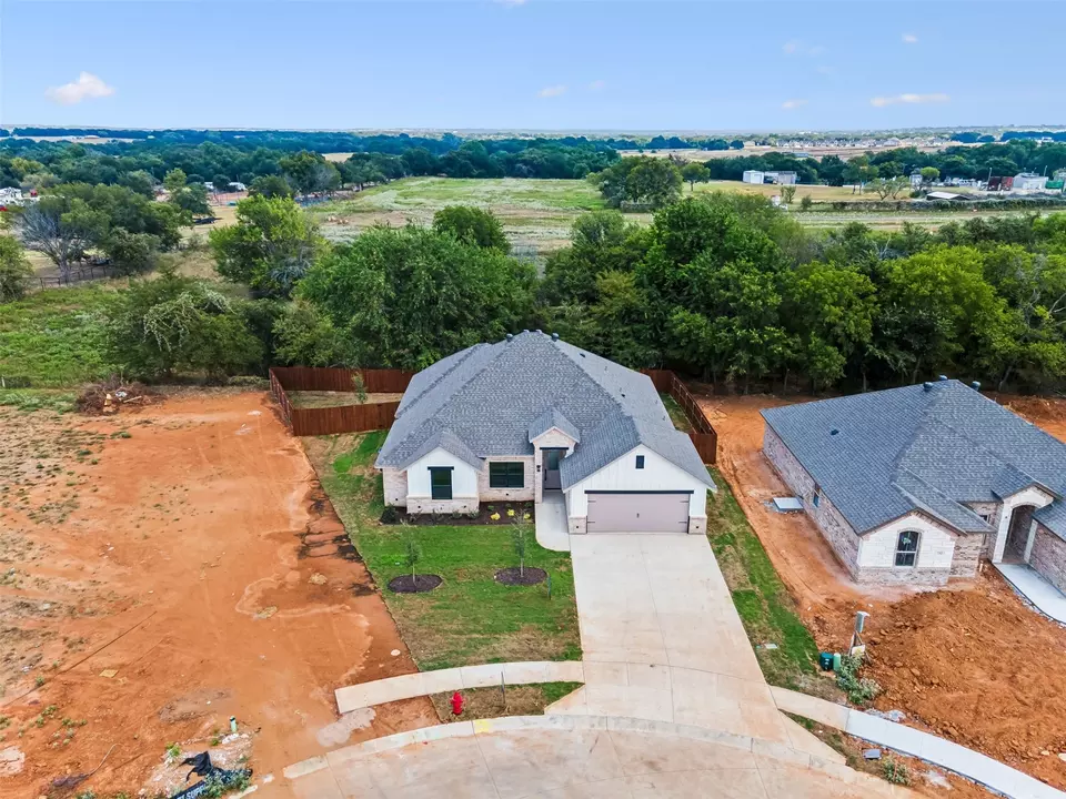 View/Area - 736 Jameson, Springtown, TX 76082 photo 1 of 2