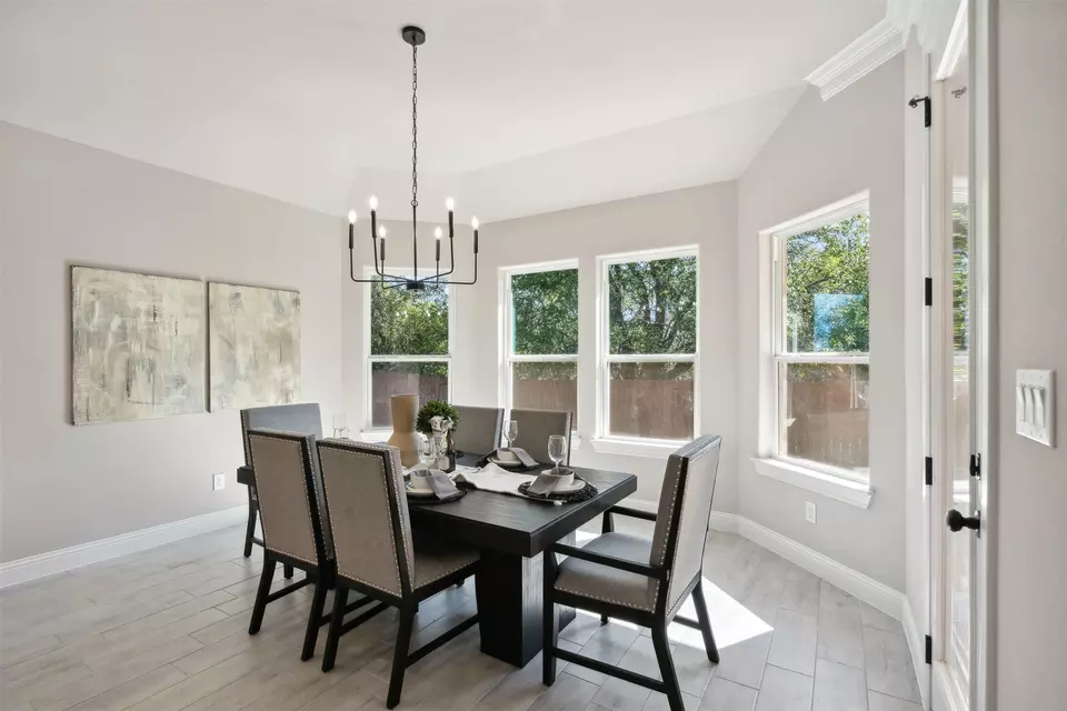 Dining - 736 Jameson, Springtown, TX 76082 photo 2 of 3