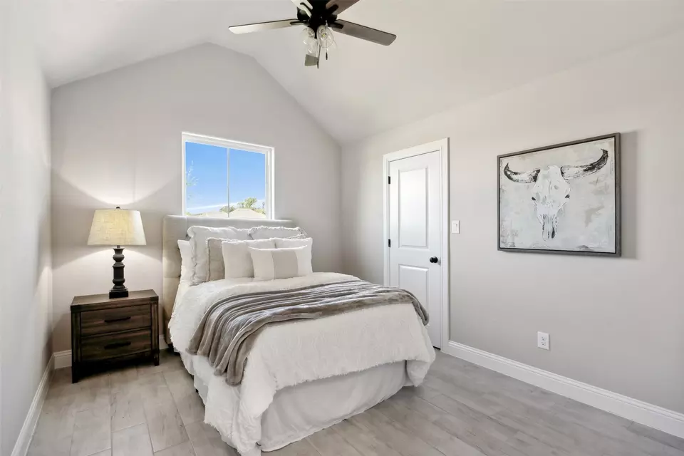 Bedroom - 736 Jameson, Springtown, TX 76082 photo 6 of 6