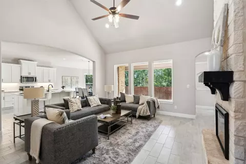 Living - 736 Jameson, Springtown, TX 76082 photo 1 of 4