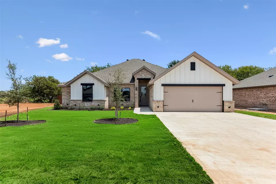 Exterior - 736 Jameson, Springtown, TX 76082 photo 1 of 8
