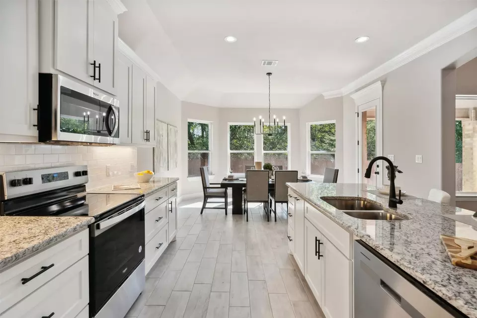 Kitchen - 736 Jameson, Springtown, TX 76082 photo 5 of 5